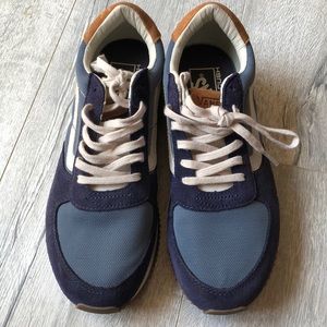 Vans Runners in Navy